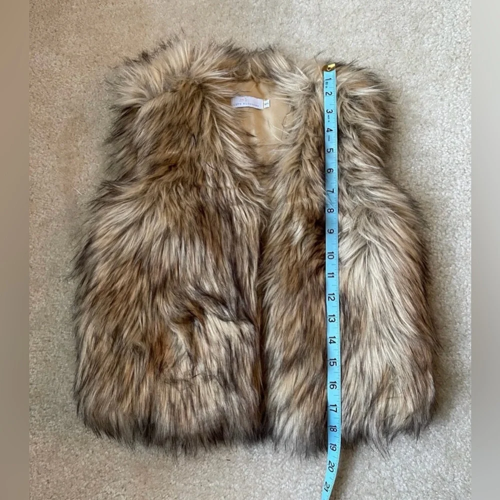 Bailey’s Blossoms - Faux Fur Vest - Size: 5